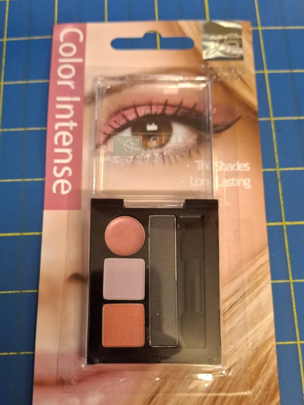 Malibu Glitz Color Intense Pink Eyeshadow Trio
